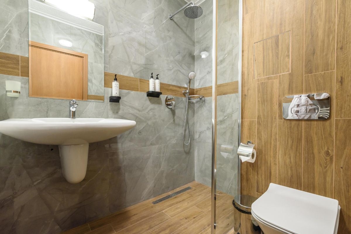 rooms-2-bedroom-standard-apartment-balcony