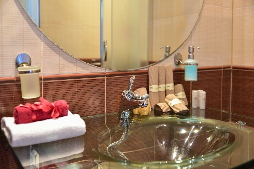 rooms-large-standard-room