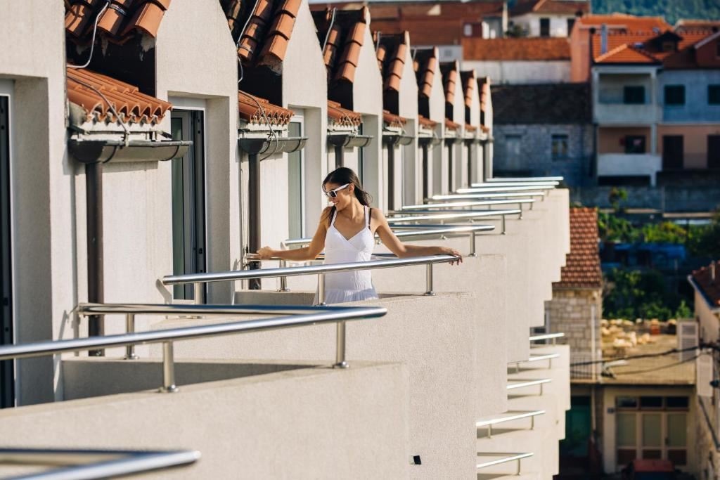 rooms-double-standard-room-balcony