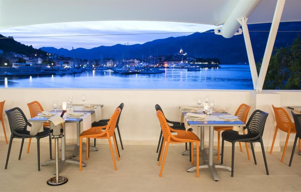 restaurants-restaurants