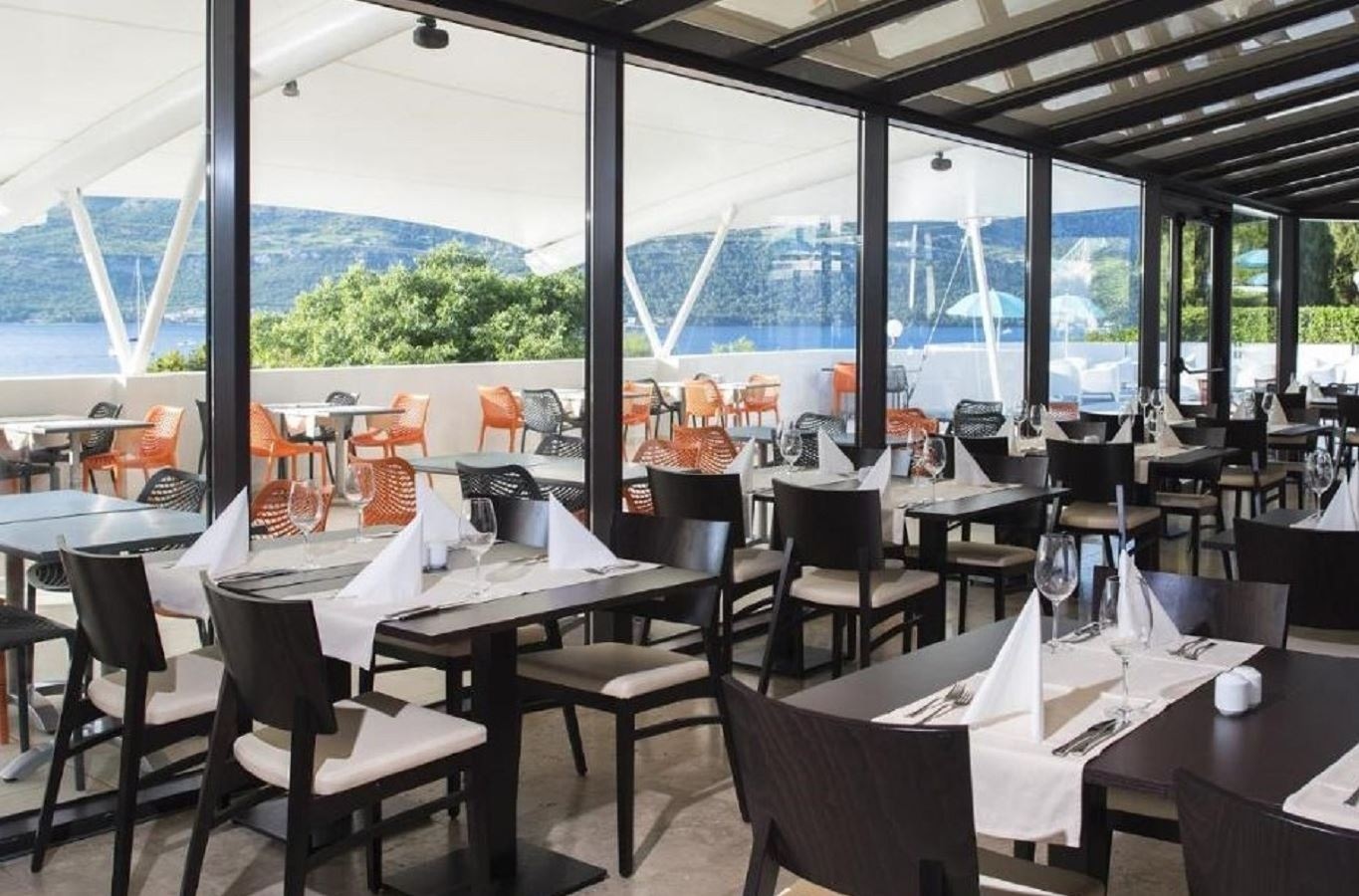 restaurants-restaurants