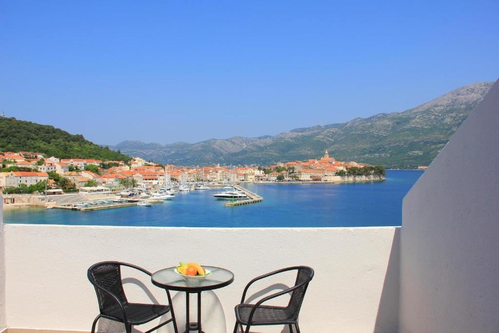 rooms-juniorsuite-seaside-balcony