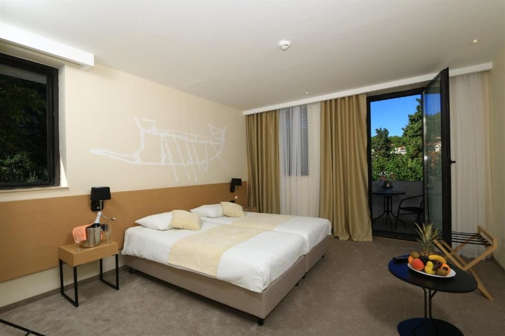 rooms-double-standard-room-park-view