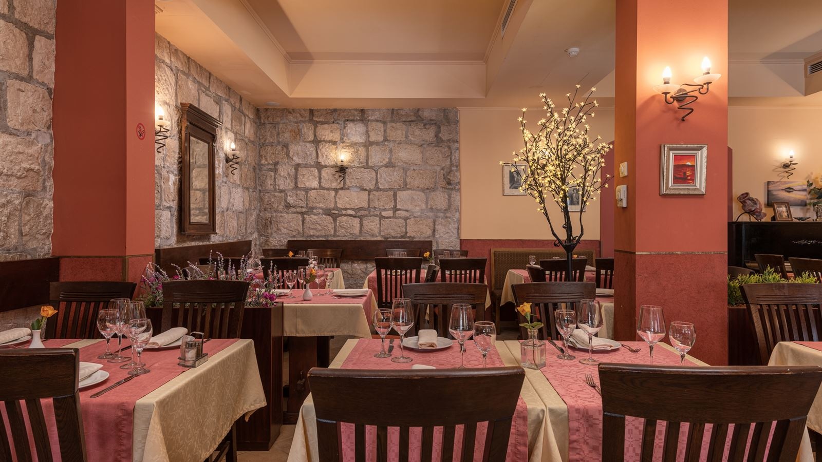 restaurants-restaurants