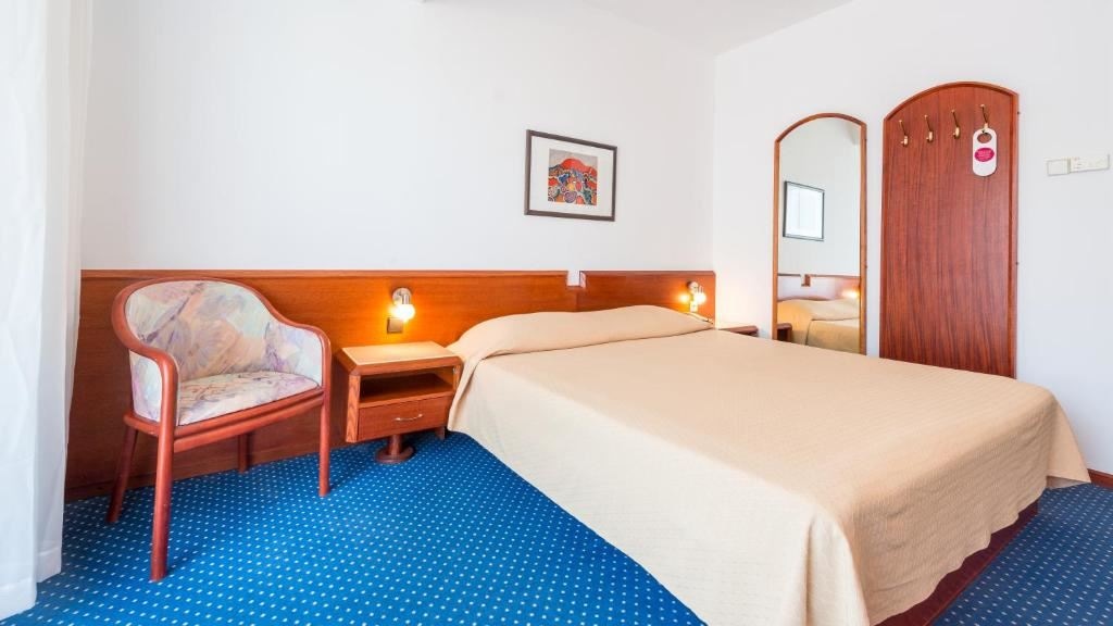 rooms-double-standard-room-park-view