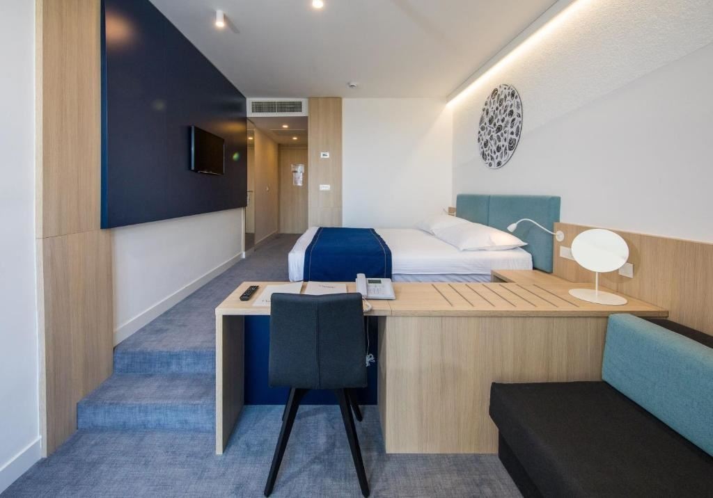 rooms-double-superior-room-seaside-balcony