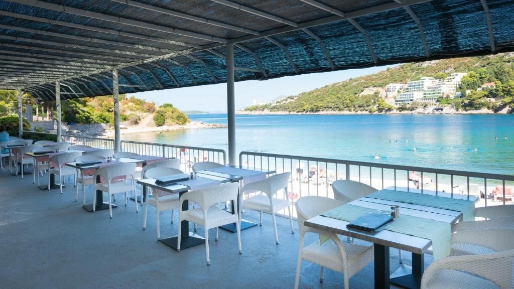 restaurants-restaurants