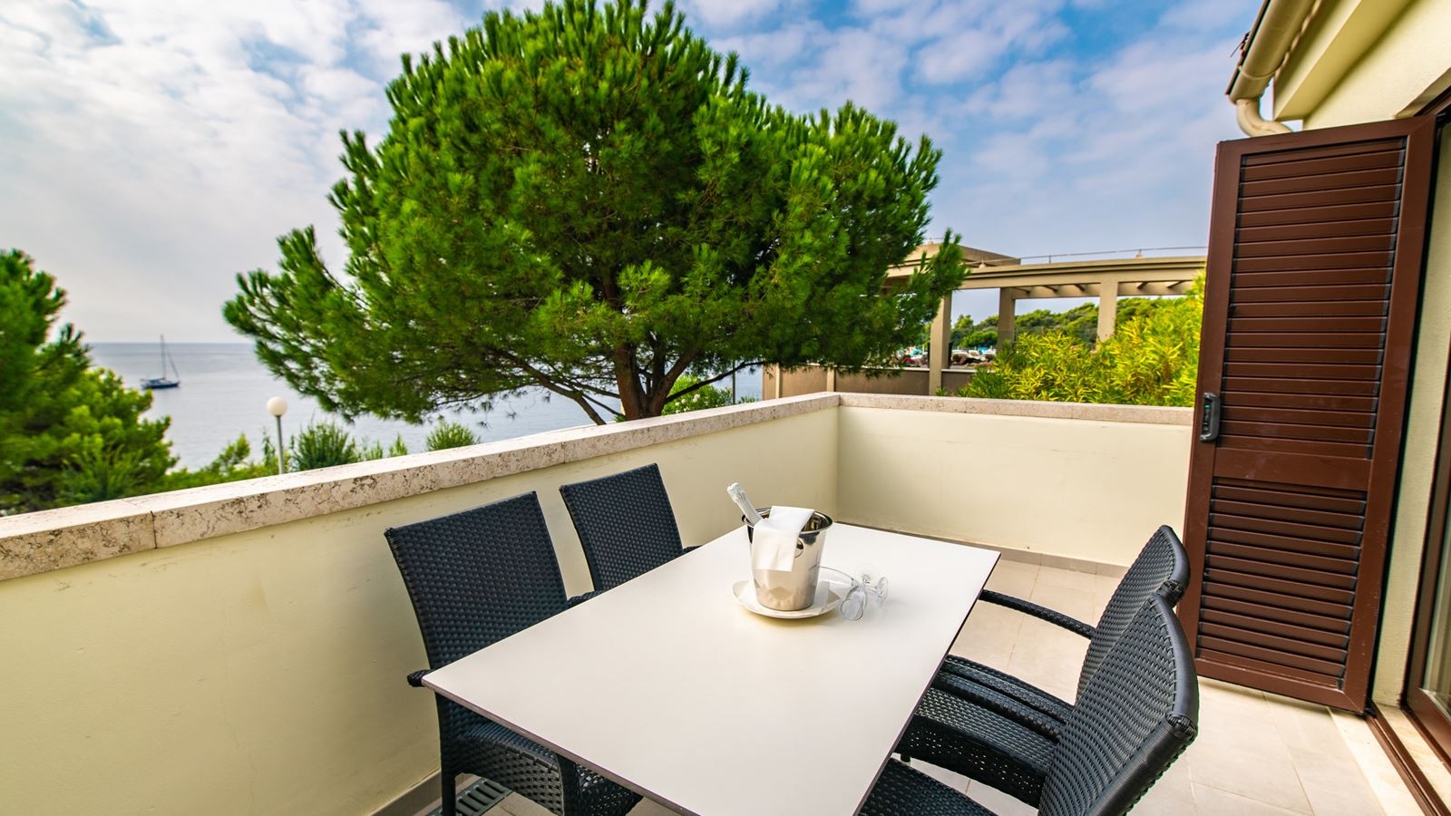 rooms-premium-apartment-seaside