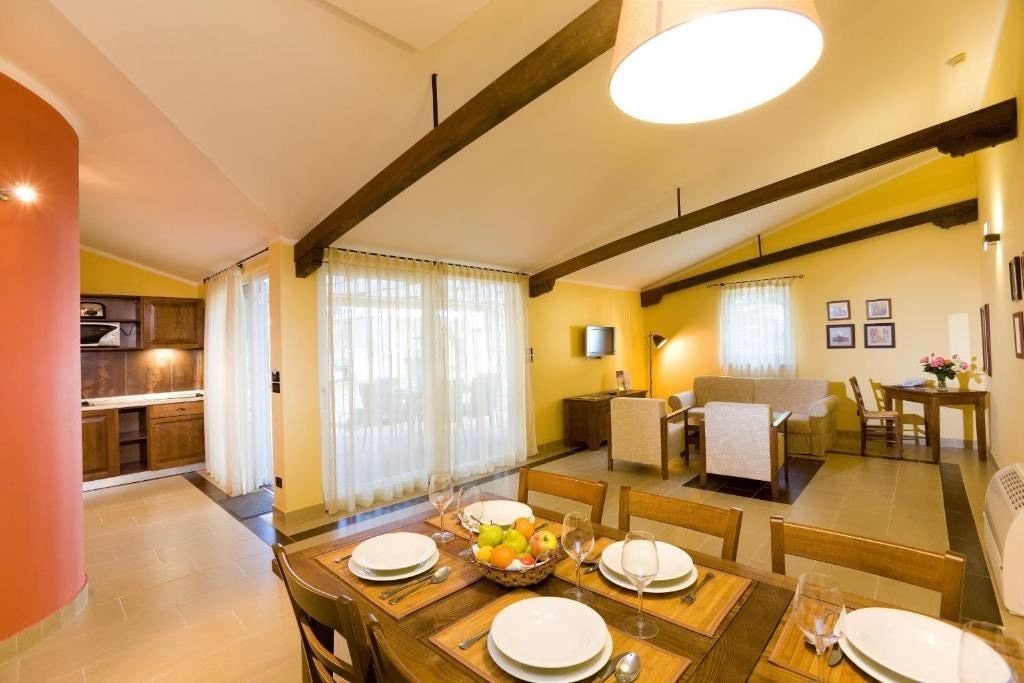 rooms-1-bedroom-classic-villa-park-view