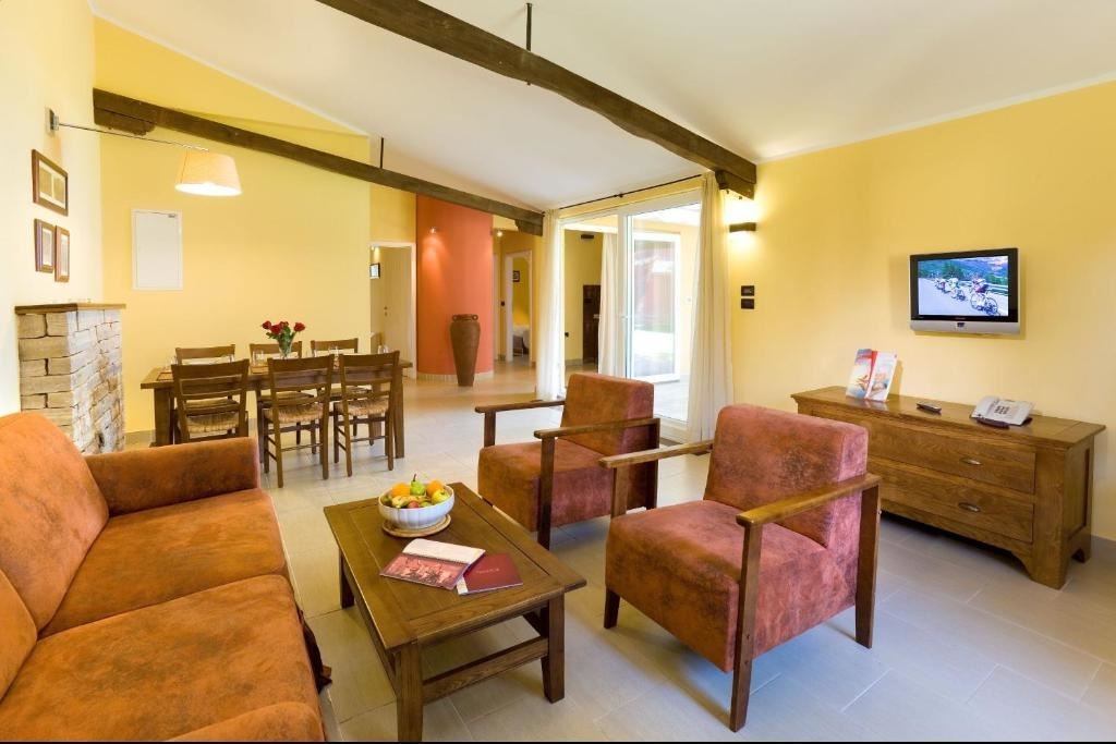 rooms-2-bedroom-classic-villa-park-view