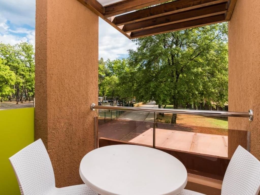 rooms-2-bedroom-superior-apartment-park-view-balcony