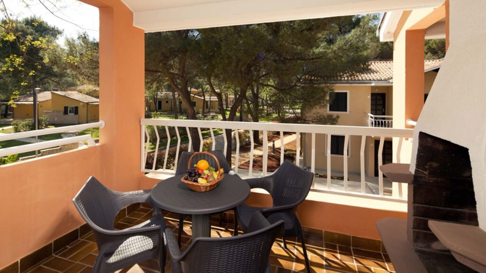 rooms-2-bedroom-classic-apartment-park-view-balcony