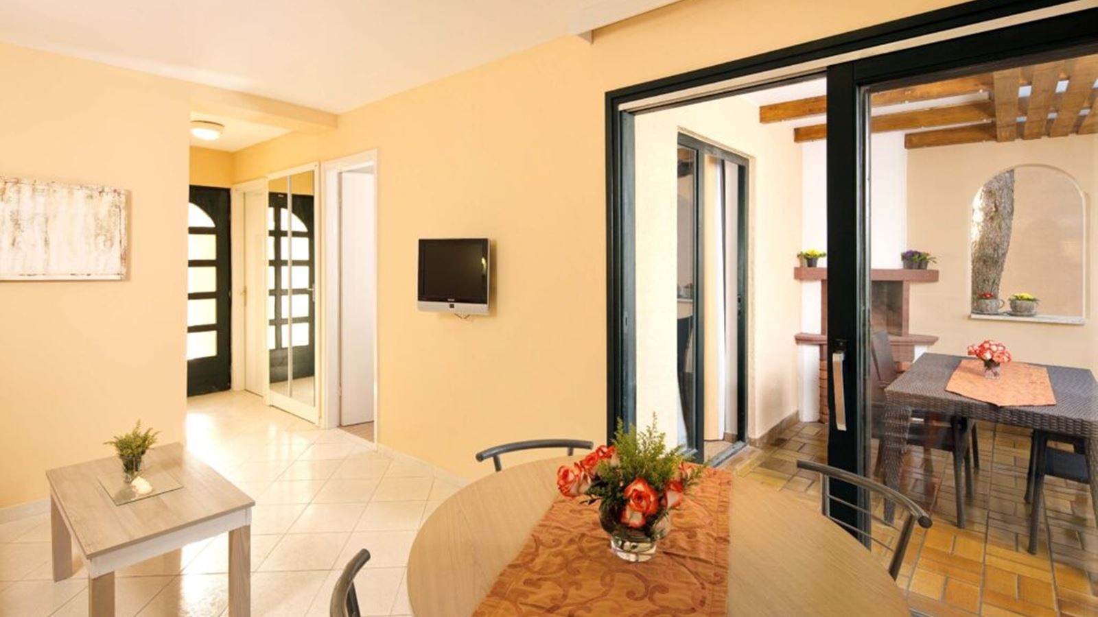 rooms-2-bedroom-classic-apartment-park-view-balcony