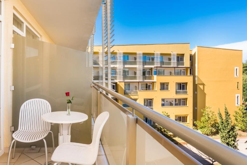 rooms-2-connectingrooms-classic-room-park-view-balcony