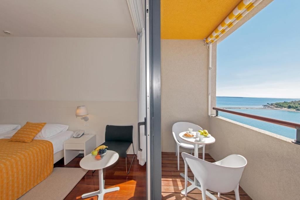 rooms-double-superior-room-balcony