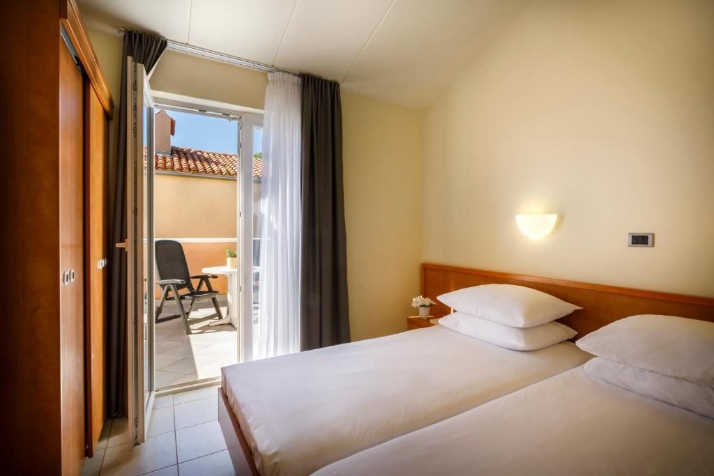 rooms-2-bedroom-apartment