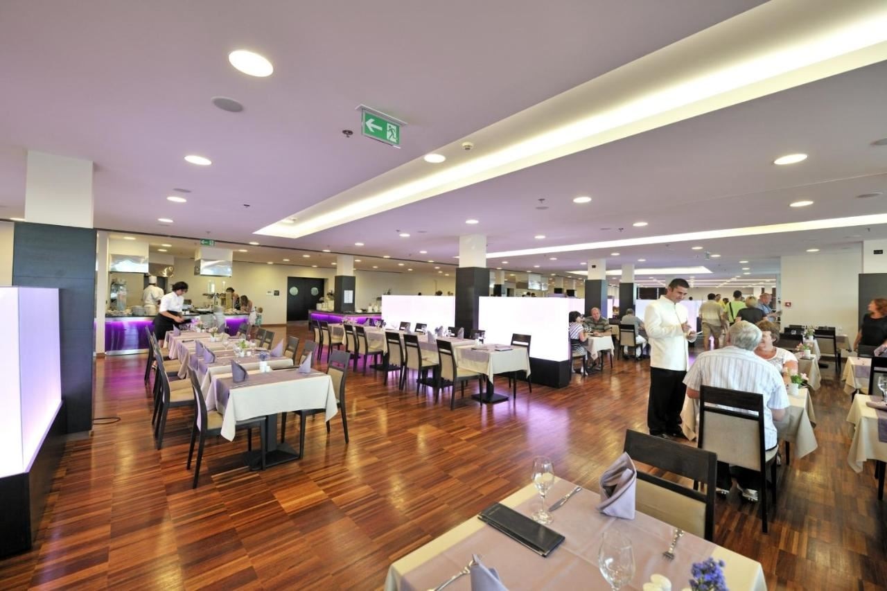 restaurants-restaurants