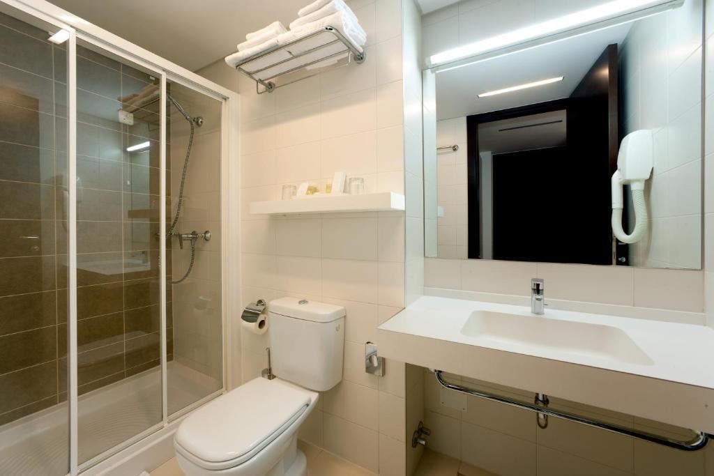 rooms-double-classic-room-balcony