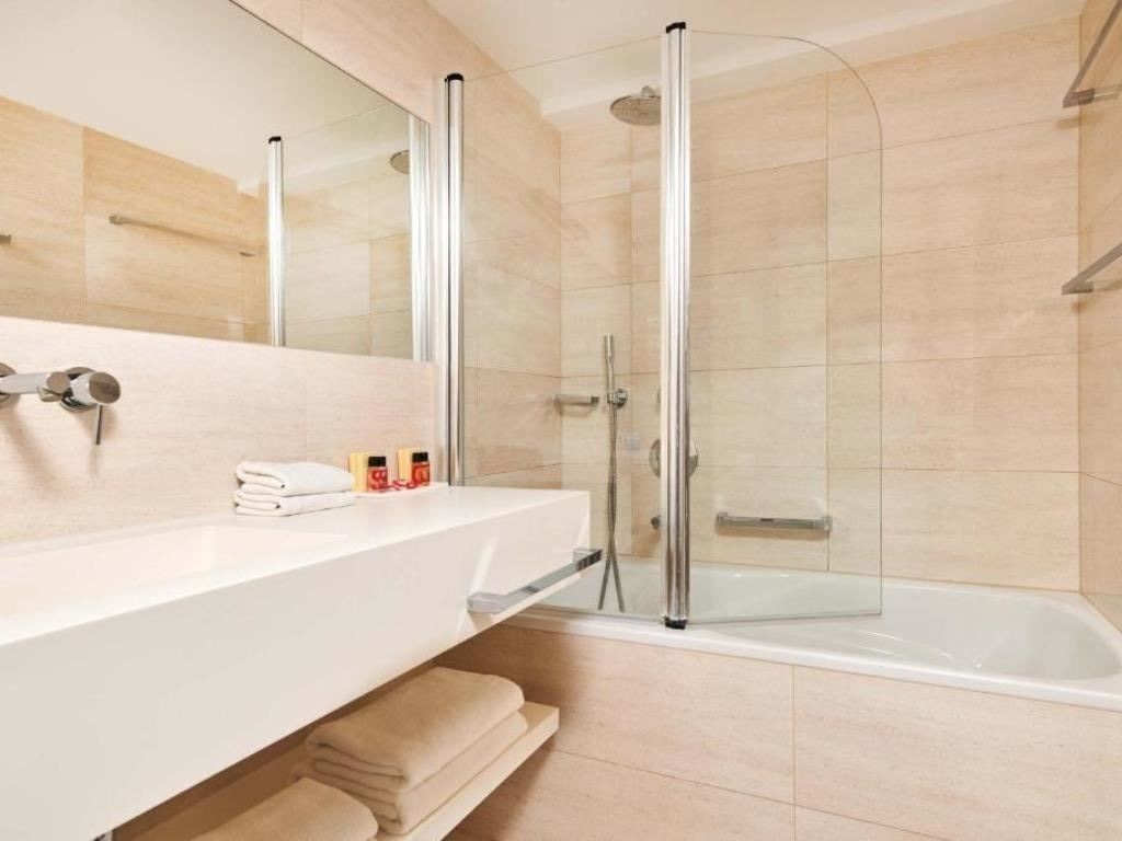 rooms-twin-superior-room-park-view-balcony