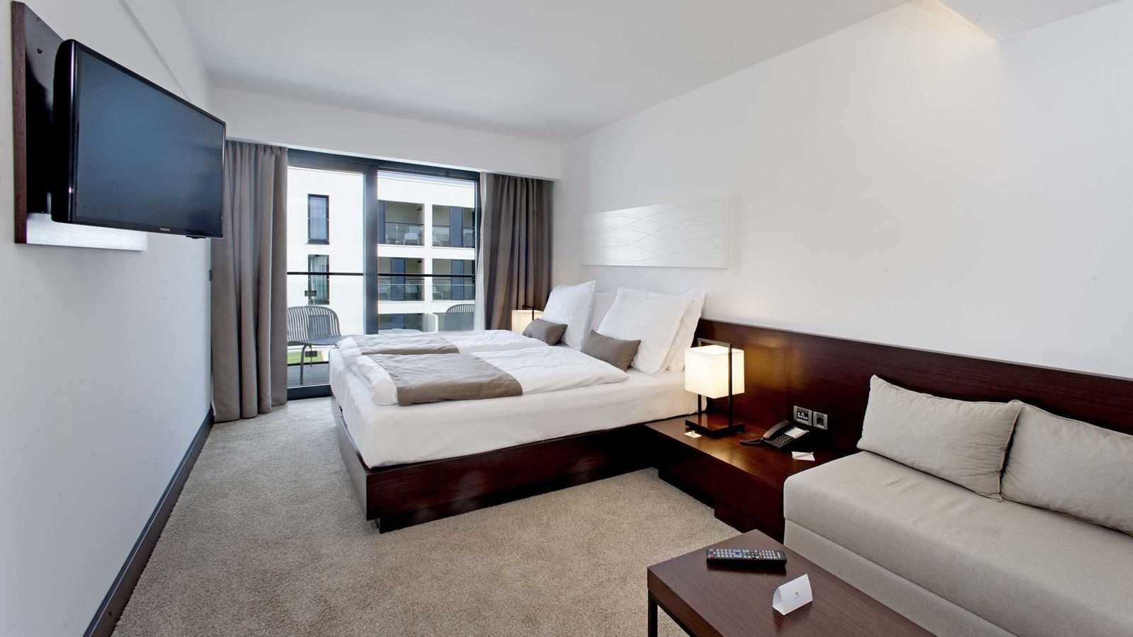 rooms-twin-superior-room-park-view-balcony