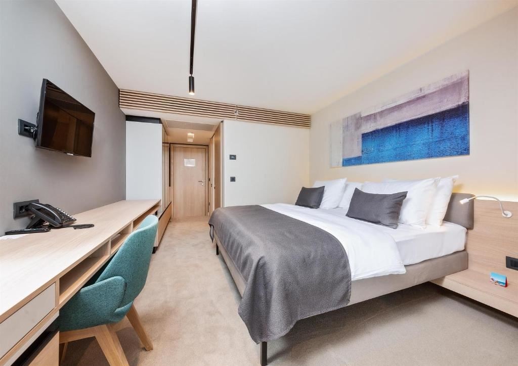 rooms-family-room-sea-view-balcony-offer