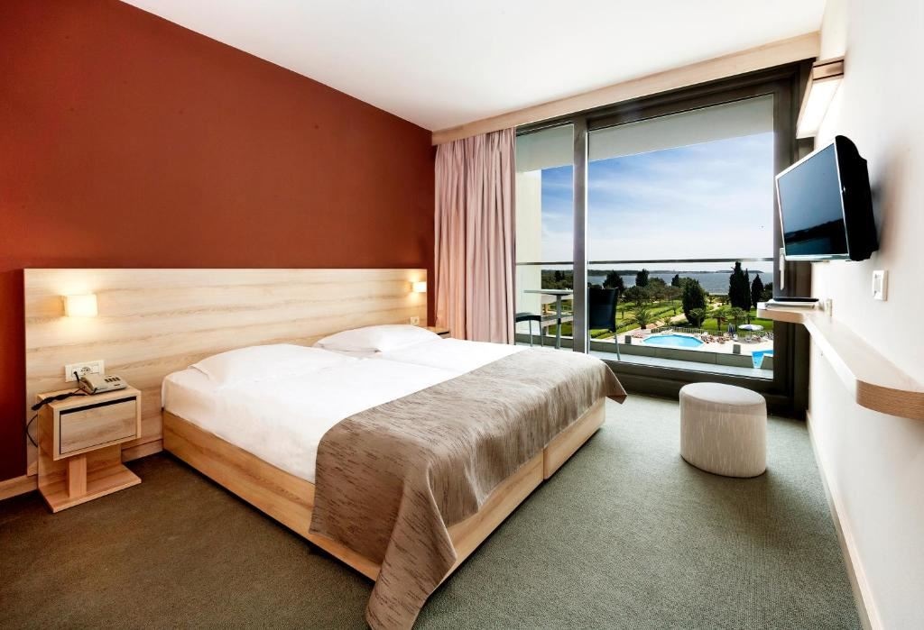 rooms-double-superior-room-seaview-balcony