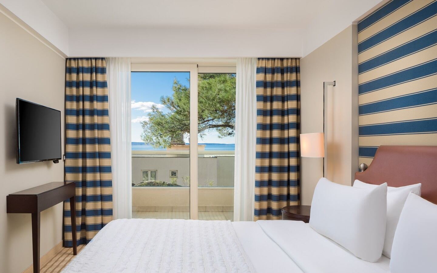 rooms-classic-room-park-view-balcony