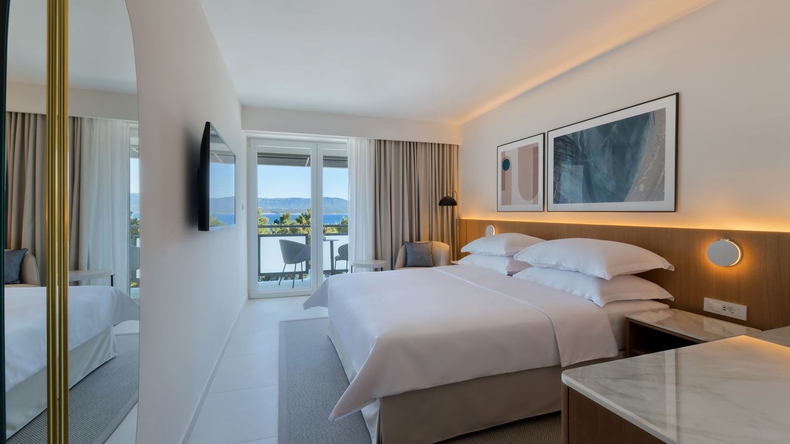 rooms-standard-room-seaside-balcony