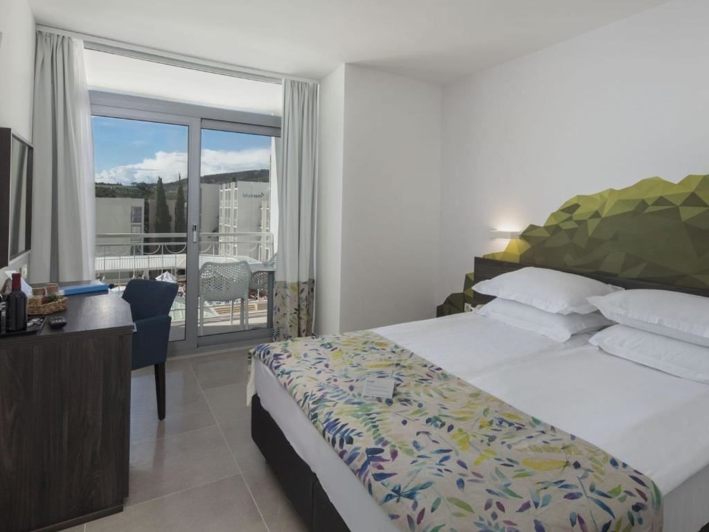 rooms-standard-room-balcony