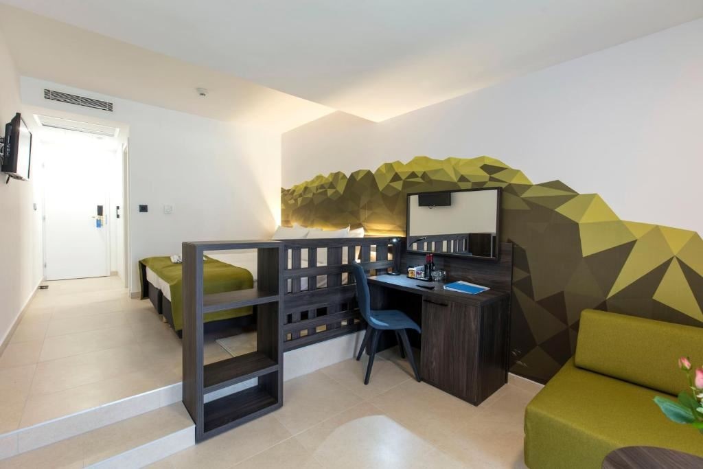 rooms-superior-room-balcony