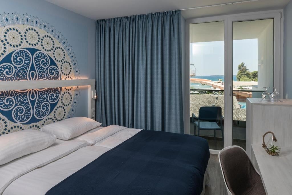 rooms-superior-room-sea-side