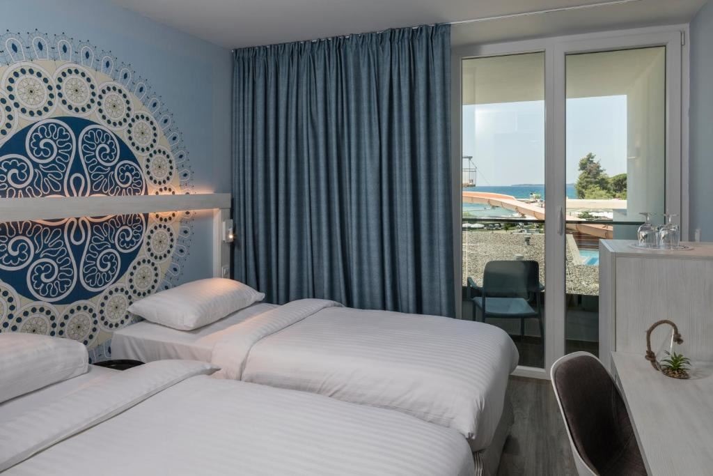 rooms-superior-room-sea-side