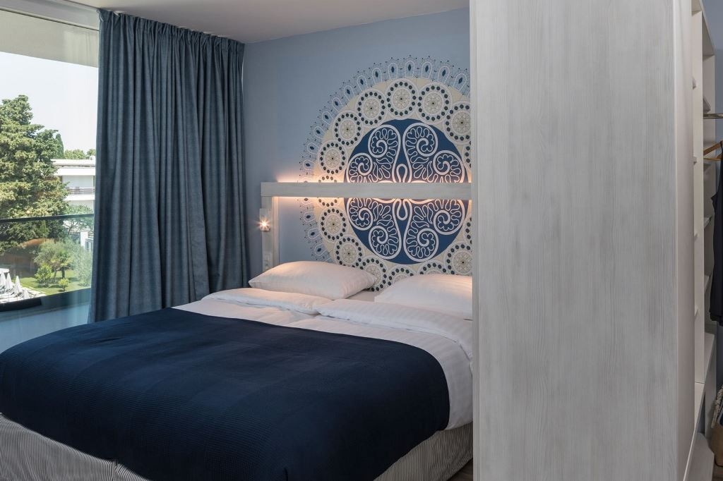 rooms-superior-family-room-balcony