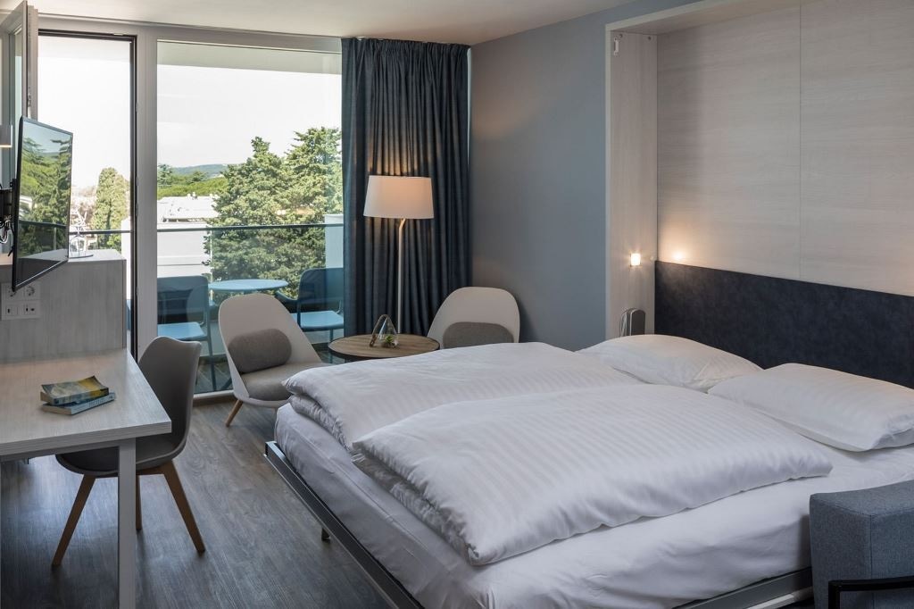 rooms-superior-familysuite-balcony