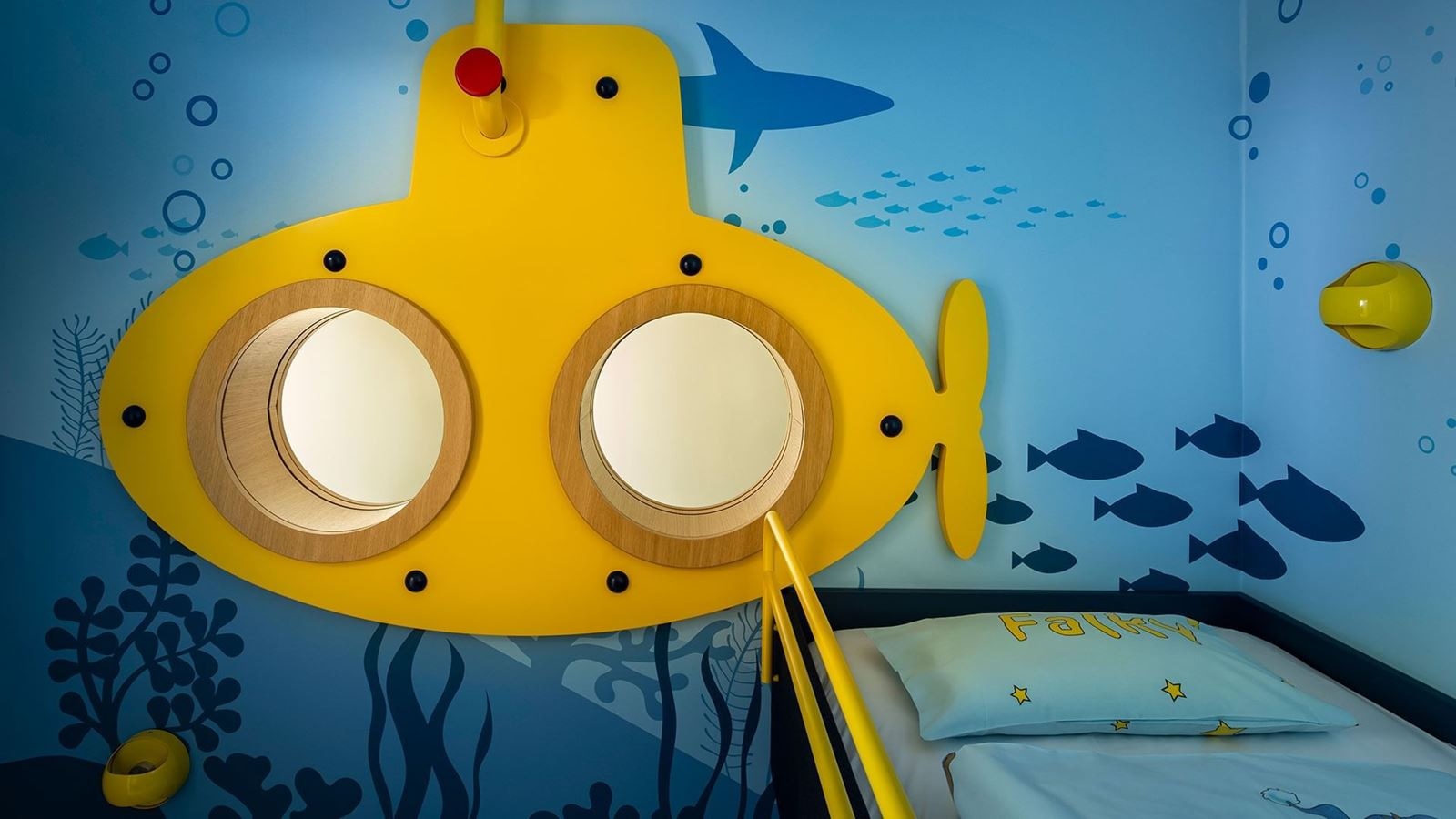 rooms-superior-familyroom-seaside