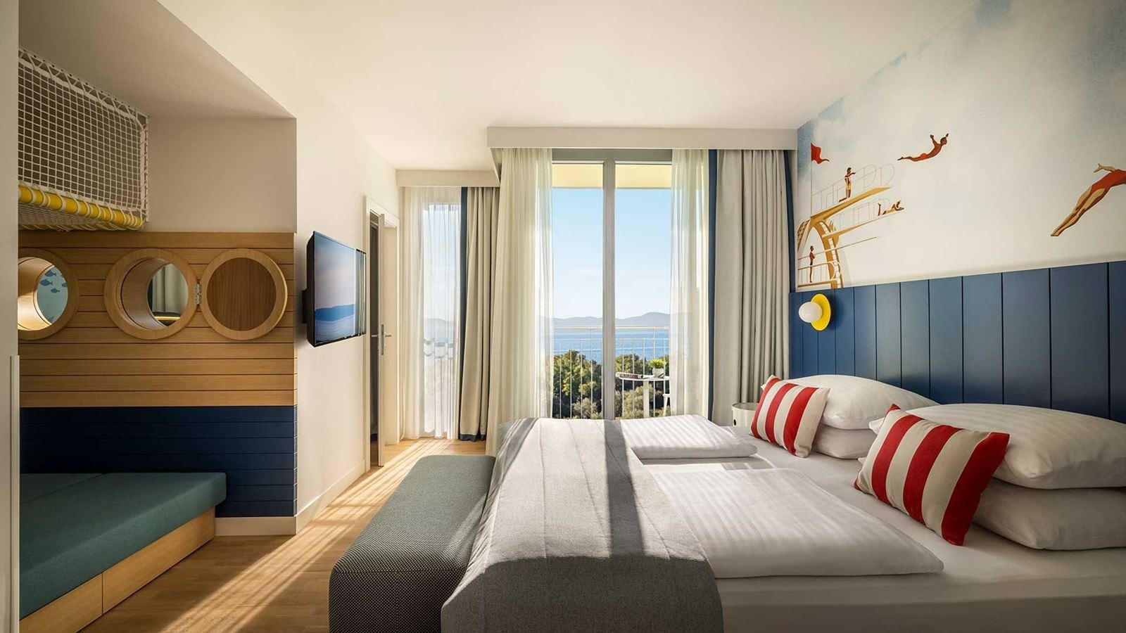 rooms-superior-familyroom-seaside