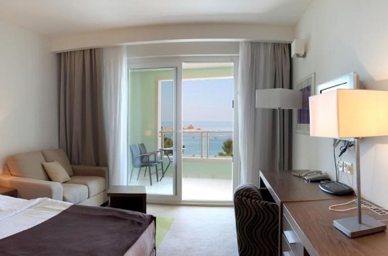 rooms-superior-room-seaview-balcony-or-terrace