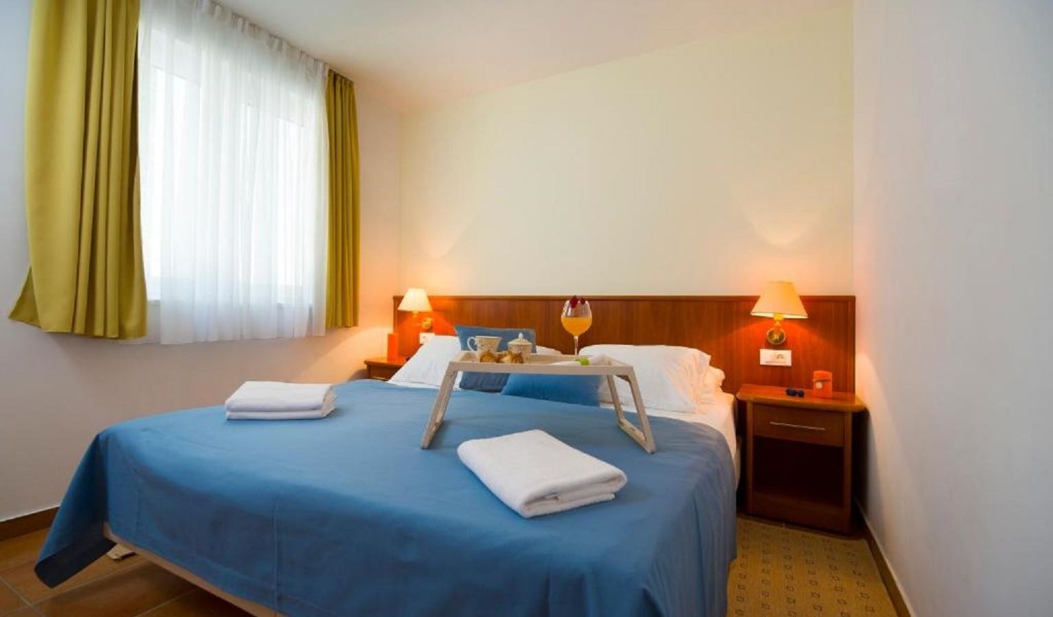 rooms-premium-familyroom-seaview-balcony