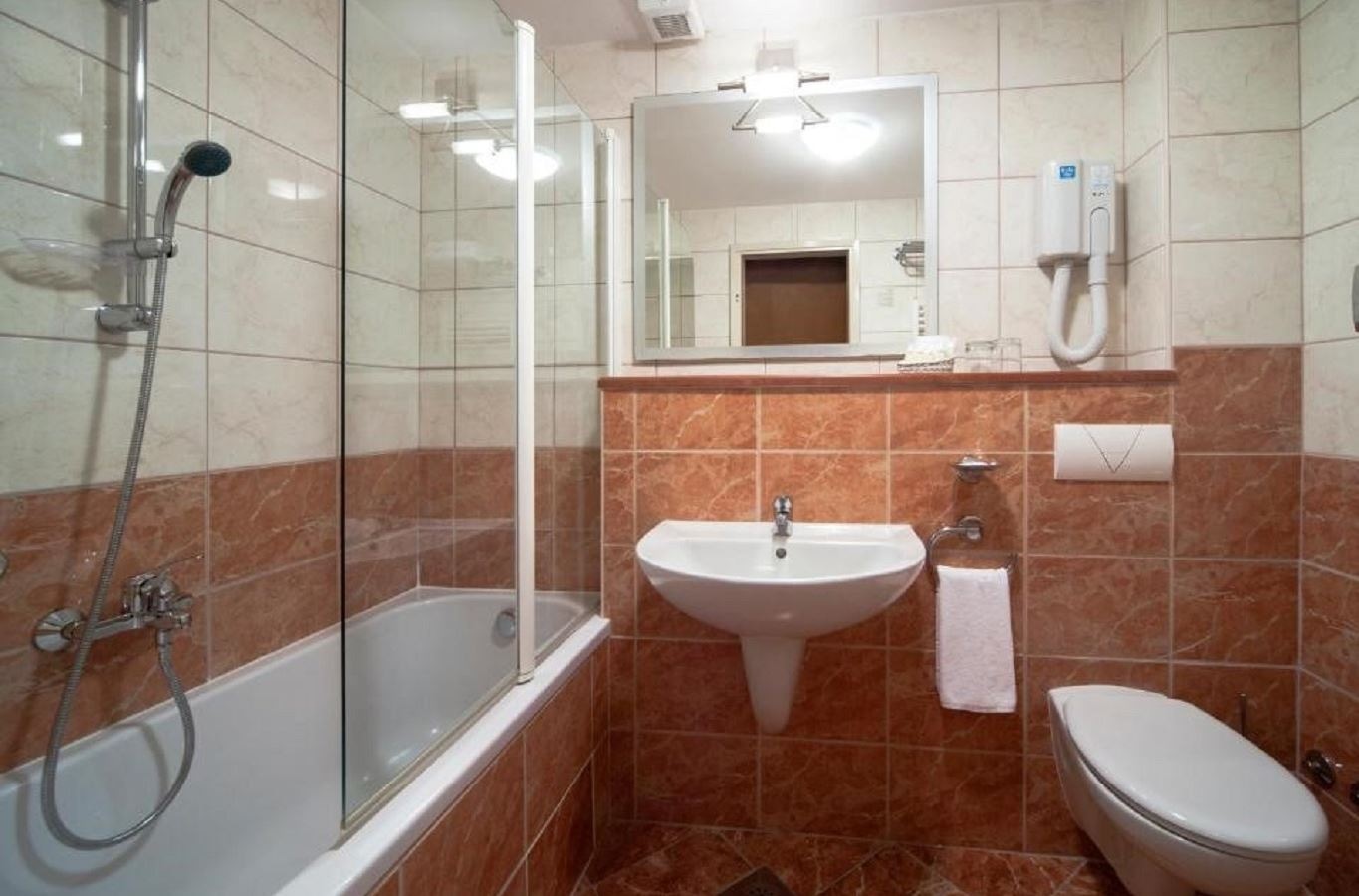 rooms-standard-room-seaside-balcony