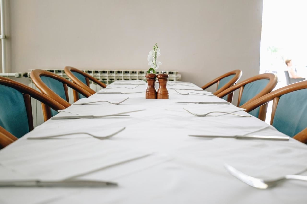 restaurants-restaurants