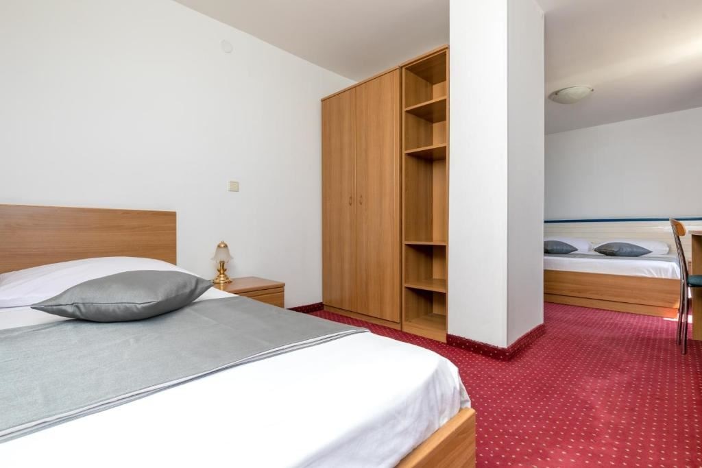 rooms-triple-room-seaview-economy