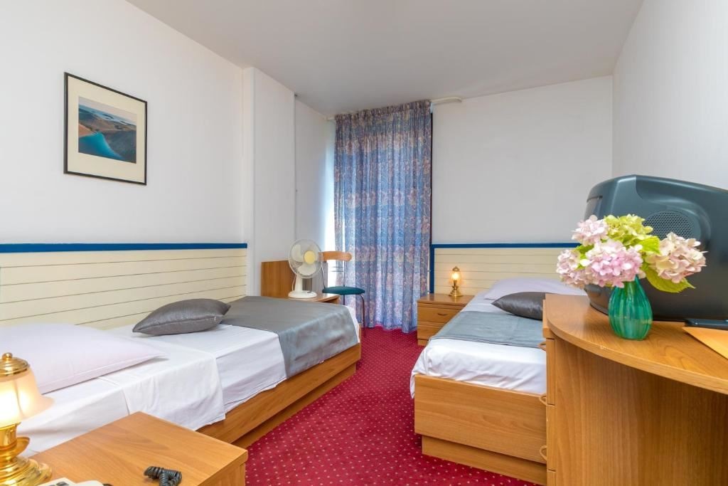 rooms-twin-standard-room-cityview