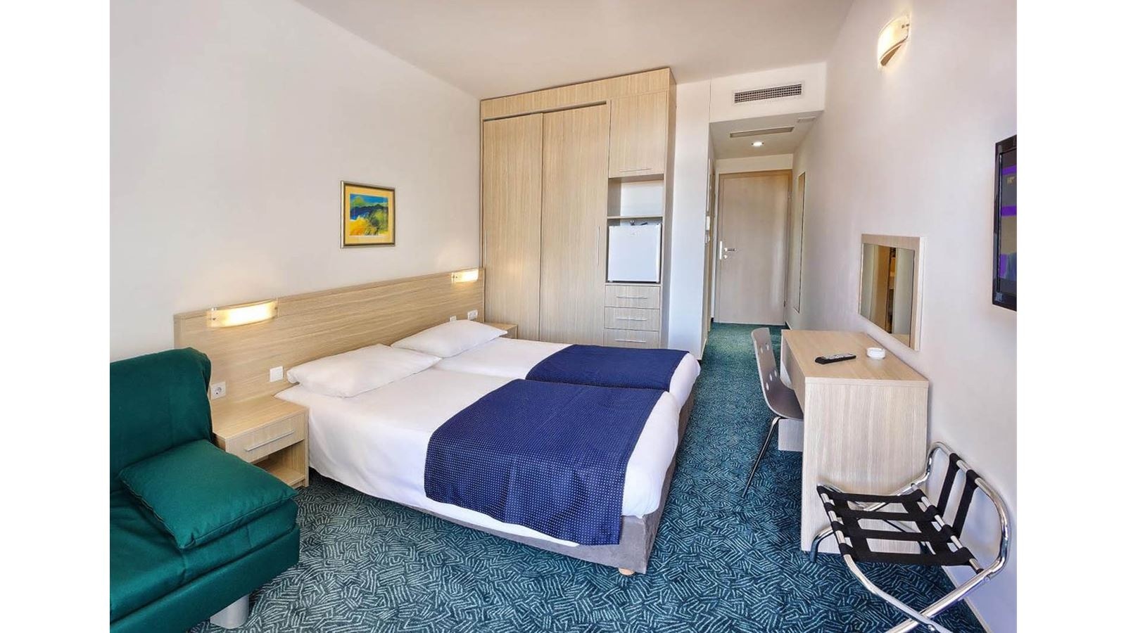 rooms-superior-room-seaside-frenchbalcony