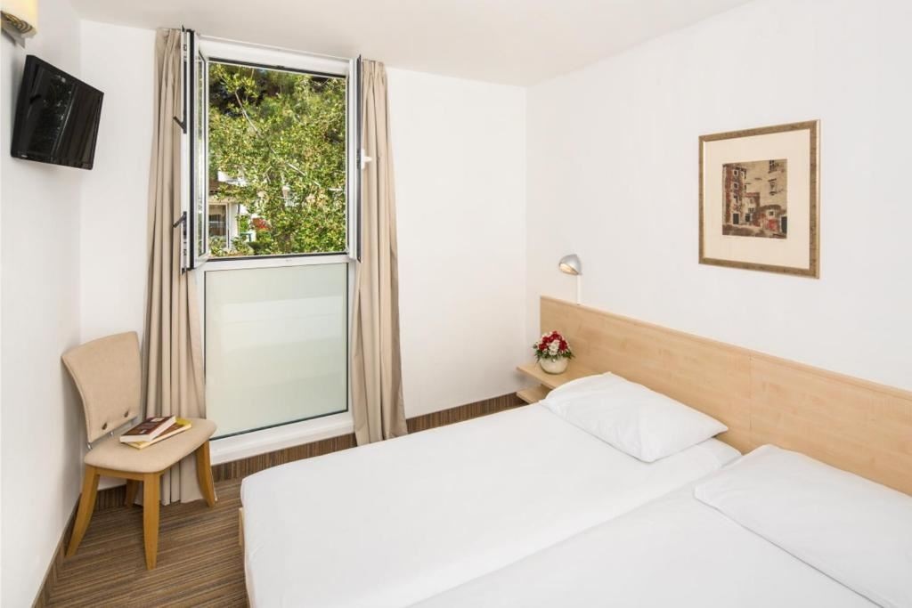 rooms-double-standard-room