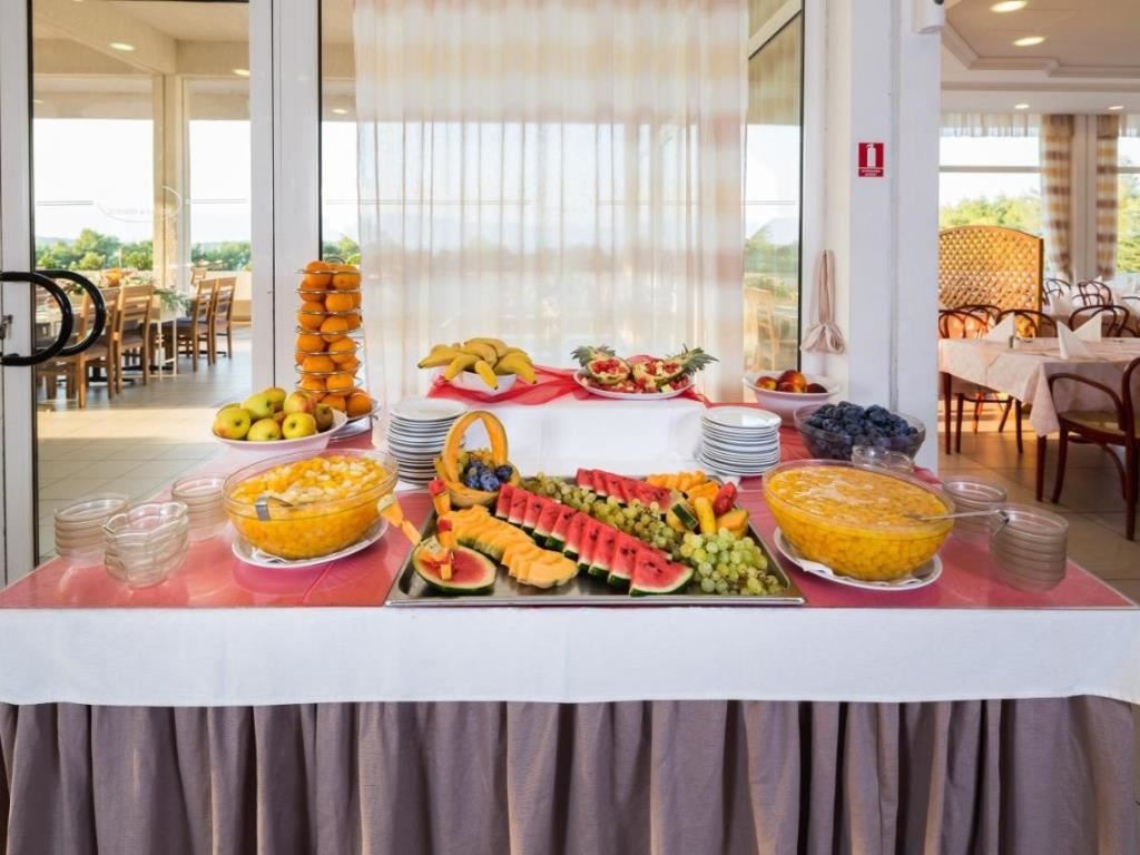 restaurants-restaurant