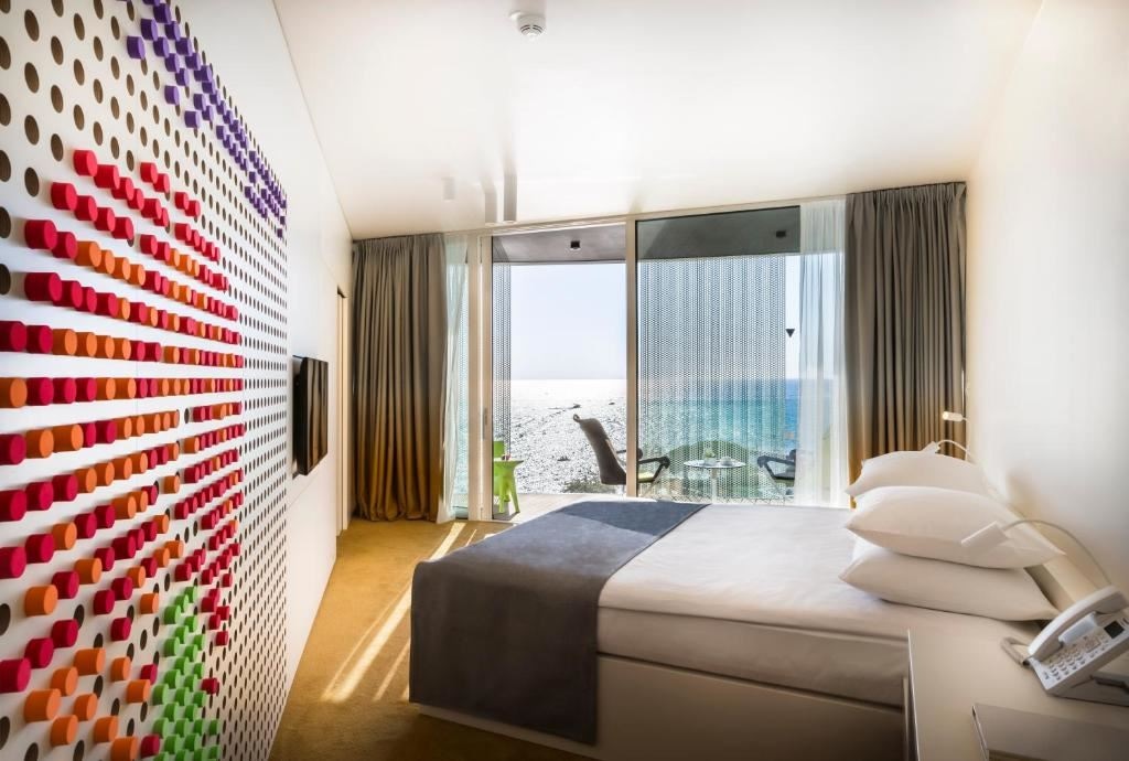 rooms-double-standard-room-seaside-balcony