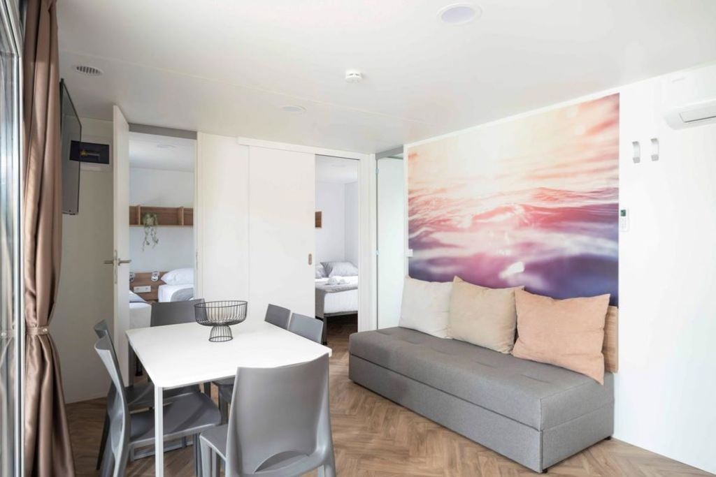 rooms-grand-mobilehome-seapool-side