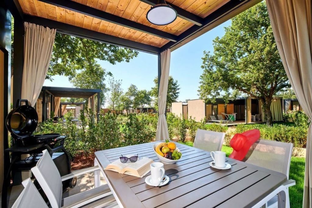 rooms-grand-mobilehome-seapool-side