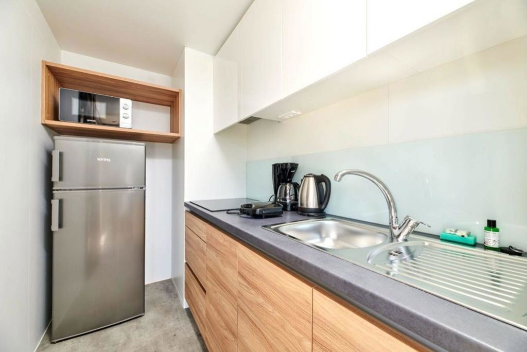 rooms-premium-mobilehome-seapool-side