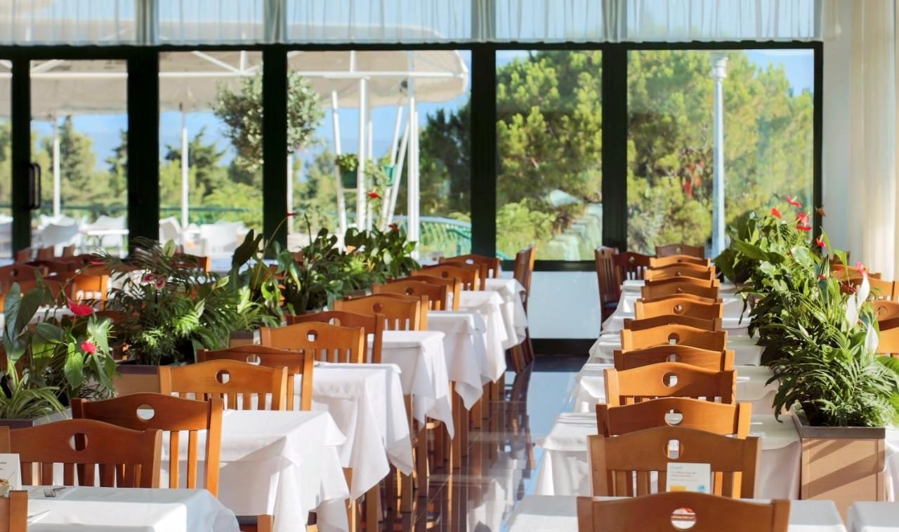 restaurants-restaurants